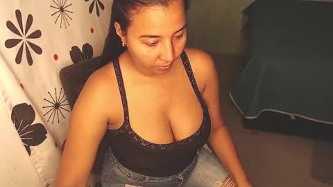 Snapshot of loretta_ chatting on February 17, 2025, 12:43 am Loretta Gmez online show from February 17, 2025, 12:43 am