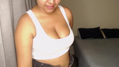 Snapshot of loretta_ chatting on March 1, 2025, 4:37 am Loretta Gmez online show from March 1, 2025, 4:37 am