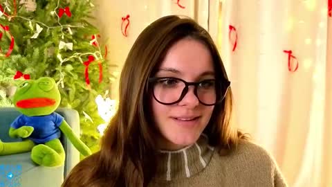 Snapshot of lorettadunnelli chatting on December 19, 2025, 5:53 pm Chloe for Fan BlackHole online show from December 19, 2025, 5:53 pm