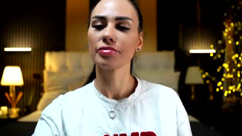 LoretteLorena online show from July 11, 2026, 4:15 am
