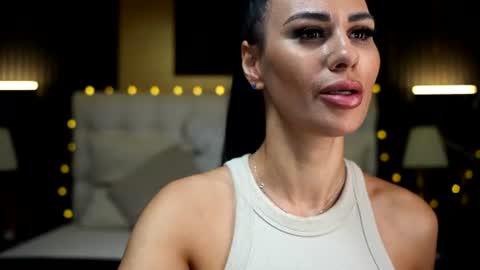 LoretteLorena online show from July 18, 2026, 5:00 am