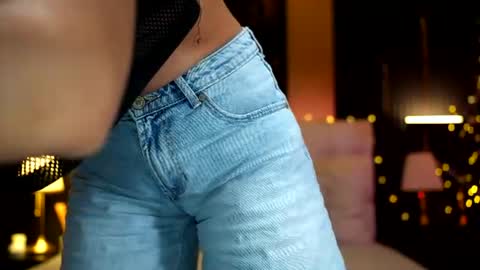 LoretteLorena online show from August 1, 2026, 4:12 am