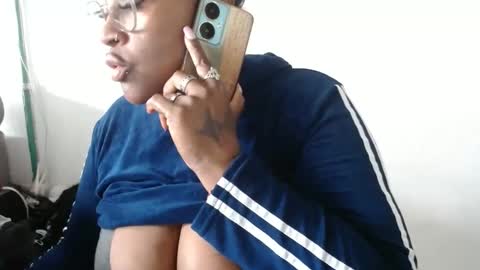 loretybighot online show from February 21, 2025, 6:37 pm