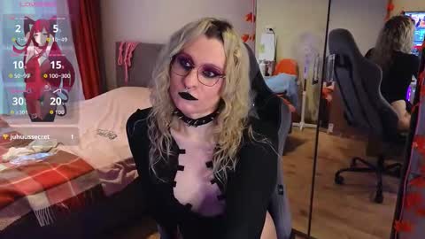 Lori -----------------------------------    online show from October 22, 2025, 1:44 pm