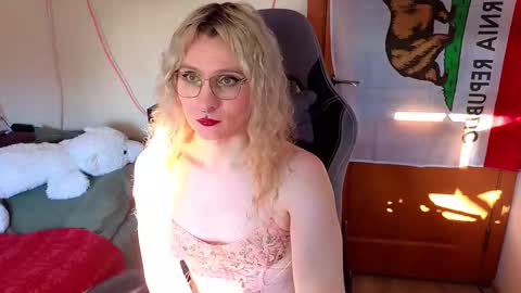 Lori -----------------------------------    online show from February 18, 2026, 12:23 pm