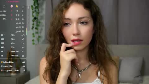 Snapshot of loriamarzinske chatting on October 8, 2025, 10:29 pm Naomi online show from October 8, 2025, 10:29 pm