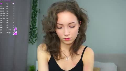 Snapshot of loriamarzinske chatting on November 12, 2025, 10:09 pm Naomi online show from November 12, 2025, 10:09 pm