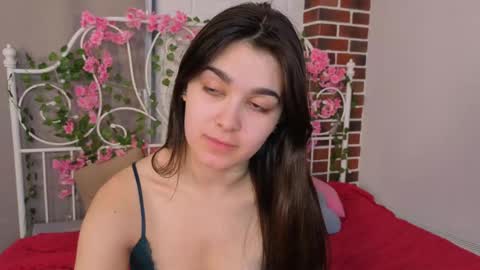 Nicole online show from May 12, 2026, 8:17 pm