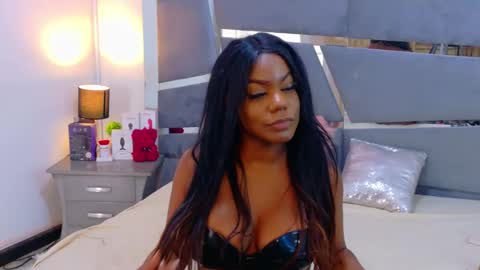 Snapshot of lorraine_johnson chatting on May 9, 2026, 6:35 pm lorraine_johnson online show from May 9, 2026, 6:35 pm
