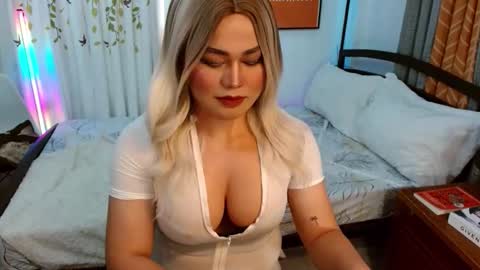 Snapshot of los_bondad chatting on December 3, 2025, 12:29 am Los online show from December 3, 2025, 12:29 am