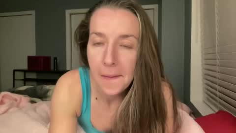 lothlori online show from February 5, 2026, 1:43 am