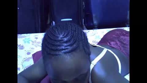 lotty_lavilla online show from October 15, 2025, 8:31 pm