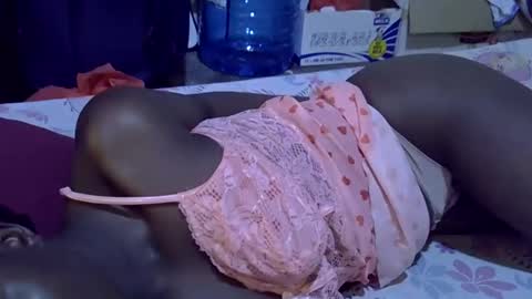 lotty_lavilla online show from November 27, 2025, 6:43 pm