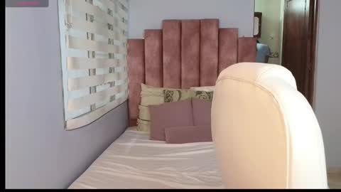  Lou Rosse  online show from February 6, 2025, 8:45 pm