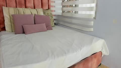  Lou Rosse  online show from October 4, 2025, 8:29 pm