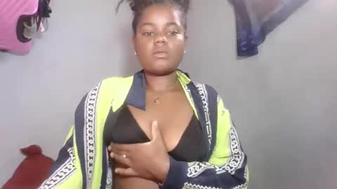 louane98 online show from February 15, 2026, 5:48 am