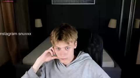 Snapshot of louie_evans chatting on September 9, 2025, 9:03 pm louie_evans online show from September 9, 2025, 9:03 pm