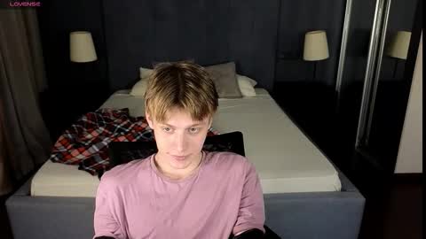 Snapshot of louie_evans chatting on September 23, 2025, 8:56 pm louie_evans online show from September 23, 2025, 8:56 pm