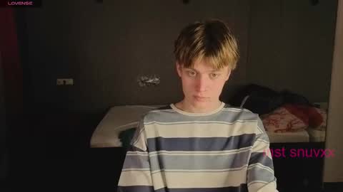 Snapshot of louie_evans chatting on October 10, 2025, 3:49 am louie_evans online show from October 10, 2025, 3:49 am