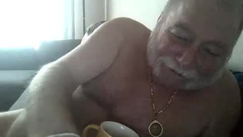 louis_chokdee online show from September 15, 2025, 4:07 pm