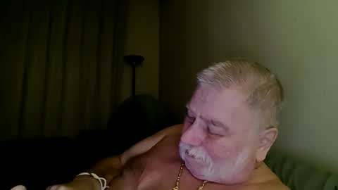 louis_chokdee online show from November 8, 2025, 5:12 pm