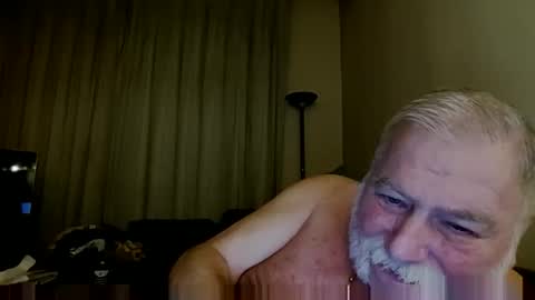 louis_chokdee online show from November 15, 2025, 4:58 pm