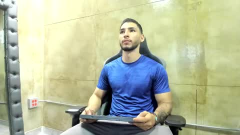 Snapshot of louis_connor chatting on March 4, 2025, 7:11 pm Louis online show from March 4, 2025, 7:11 pm