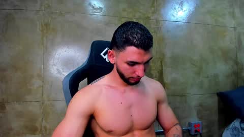 Snapshot of louis_connor chatting on March 4, 2025, 11:00 pm Louis online show from March 4, 2025, 11:00 pm