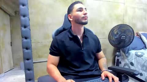 Snapshot of louis_connor chatting on March 11, 2025, 7:47 pm Louis online show from March 11, 2025, 7:47 pm