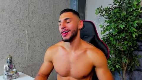 Snapshot of louis_connor chatting on September 29, 2025, 10:47 pm Louis online show from September 29, 2025, 10:47 pm