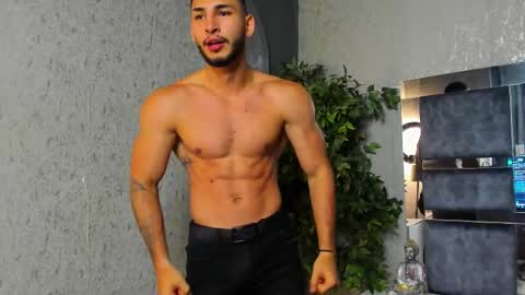 Snapshot of louis_connor chatting on October 2, 2025, 7:43 pm Louis online show from October 2, 2025, 7:43 pm