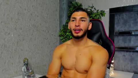 Snapshot of louis_connor chatting on October 13, 2025, 7:25 pm Louis online show from October 13, 2025, 7:25 pm