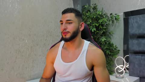 Snapshot of louis_connor chatting on November 8, 2025, 7:56 pm Louis online show from November 8, 2025, 7:56 pm