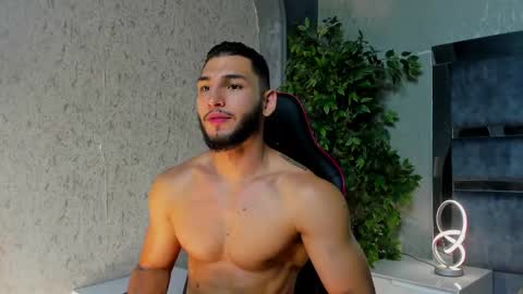 Snapshot of louis_connor chatting on November 17, 2025, 6:08 am Louis online show from November 17, 2025, 6:08 am