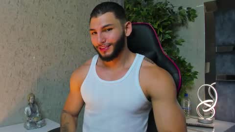 Snapshot of louis_connor chatting on November 26, 2025, 7:37 pm Louis online show from November 26, 2025, 7:37 pm