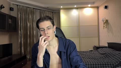 Mark online show from January 4, 2025, 5:47 pm