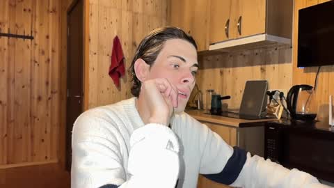 Snapshot of louis_preston chatting on April 5, 2026, 2:47 pm Mark online show from April 5, 2026, 2:47 pm