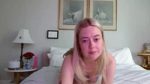 Louisa Mew online show from March 19, 2026, 6:34 pm