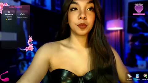 Snapshot of louisassy chatting on November 10, 2025, 2:32 am Louisa online show from November 10, 2025, 2:32 am