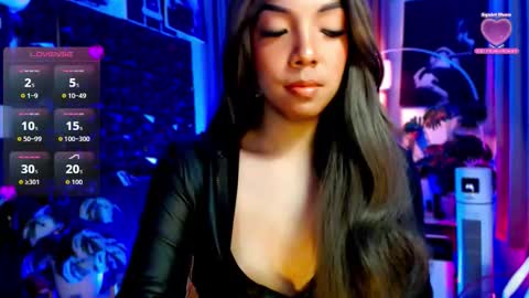 Snapshot of louisassy chatting on June 6, 2026, 3:22 am Louisa online show from June 6, 2026, 3:22 am