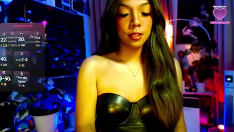 Snapshot of louisassy chatting on June 22, 2026, 2:57 am Louisa online show from June 22, 2026, 2:57 am
