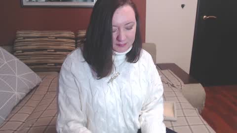 Snapshot of louise_lovee chatting on December 12, 2024, 8:43 pm Louise Love online show from December 12, 2024, 8:43 pm