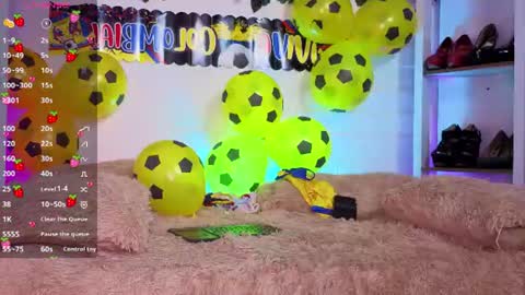  LouIse  online show from July 4, 2026, 1:56 am