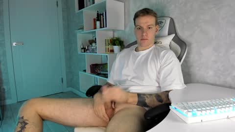 Snapshot of louisjafferson chatting on January 7, 2025, 2:31 am Louis online show from January 7, 2025, 2:31 am