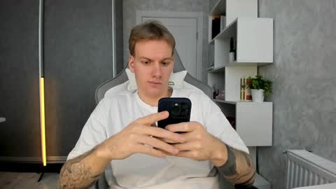 Snapshot of louisjafferson chatting on January 7, 2025, 9:29 am Louis online show from January 7, 2025, 9:29 am