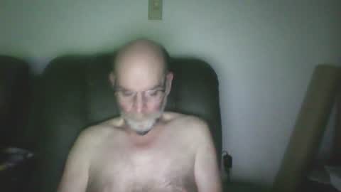 Snapshot of louism13 chatting on June 23, 2026, 3:48 am louism13 online show from June 23, 2026, 3:48 am