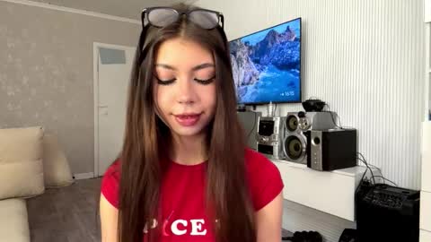 Snapshot of louiswawrzyniak chatting on March 14, 2026, 11:15 am Flora online show from March 14, 2026, 11:15 am