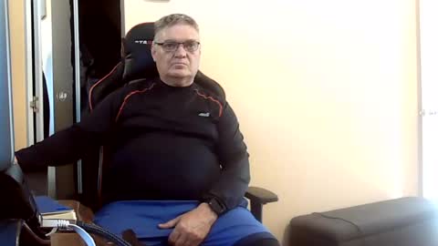 loumtl3 online show from July 25, 2026, 12:14 pm