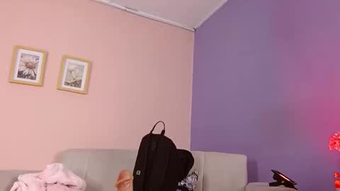 lourdes_moon22 online show from October 31, 2025, 2:01 am