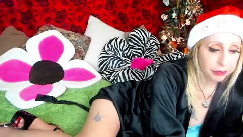 Snapshot of lourdesnoir chatting on December 27, 2024, 7:18 am Lourdes Noir online show from December 27, 2024, 7:18 am